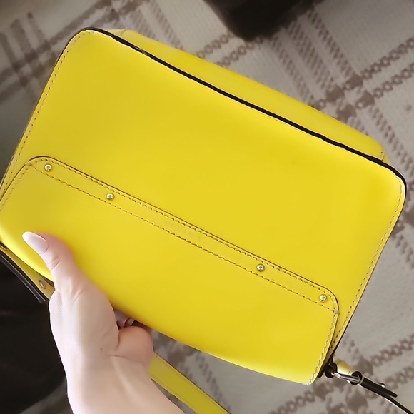 Kate Spade Essex Bagin Yellow - Picture 9 of 12